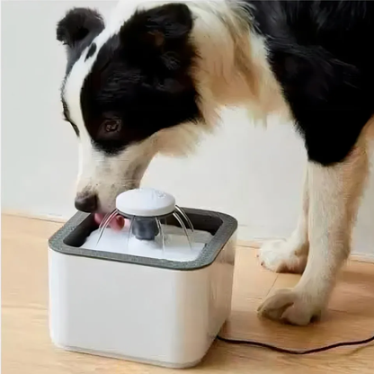 Fuente de Agua Automática para Gatos y Perros (2.5L) – Ultra Silenciosa, Triple Filtración y Frescura Continua